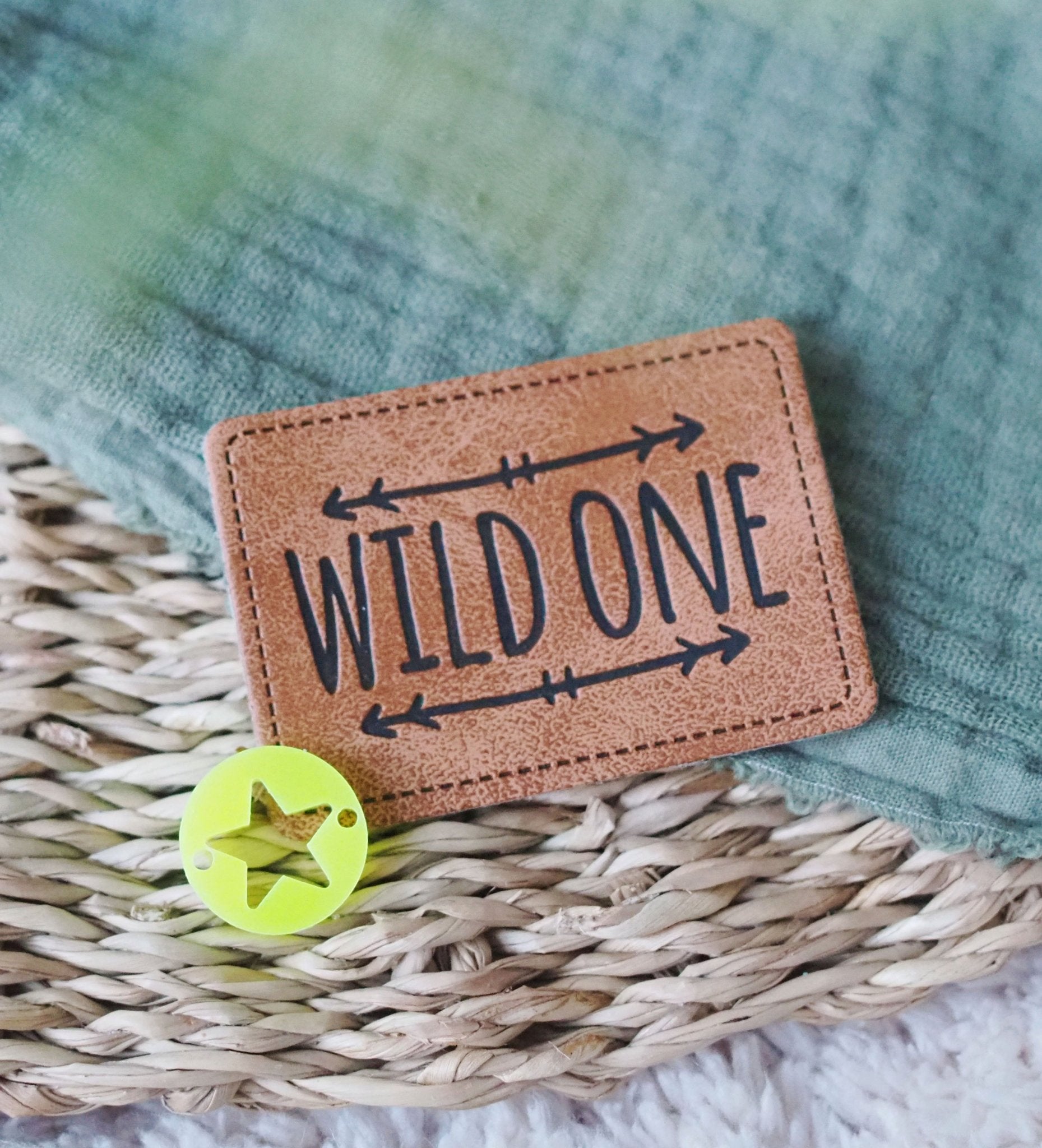 Acryl - Button *Stern* neongelb - Paul & Clara