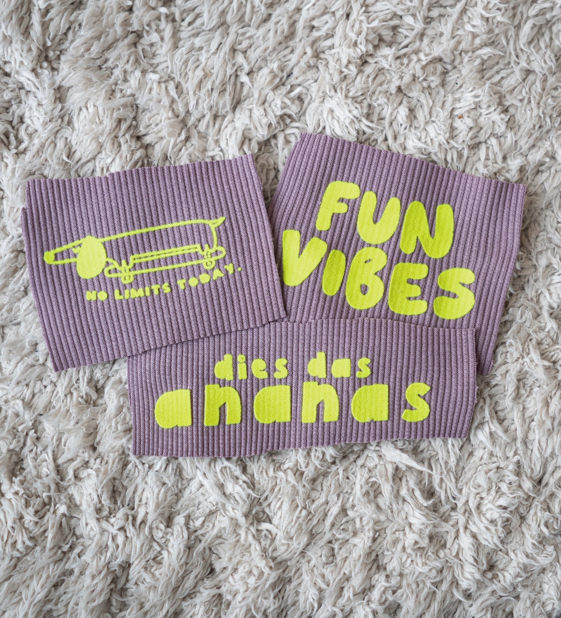 Flock - Patch - fun vibes *iron - on* - Paul & Clara