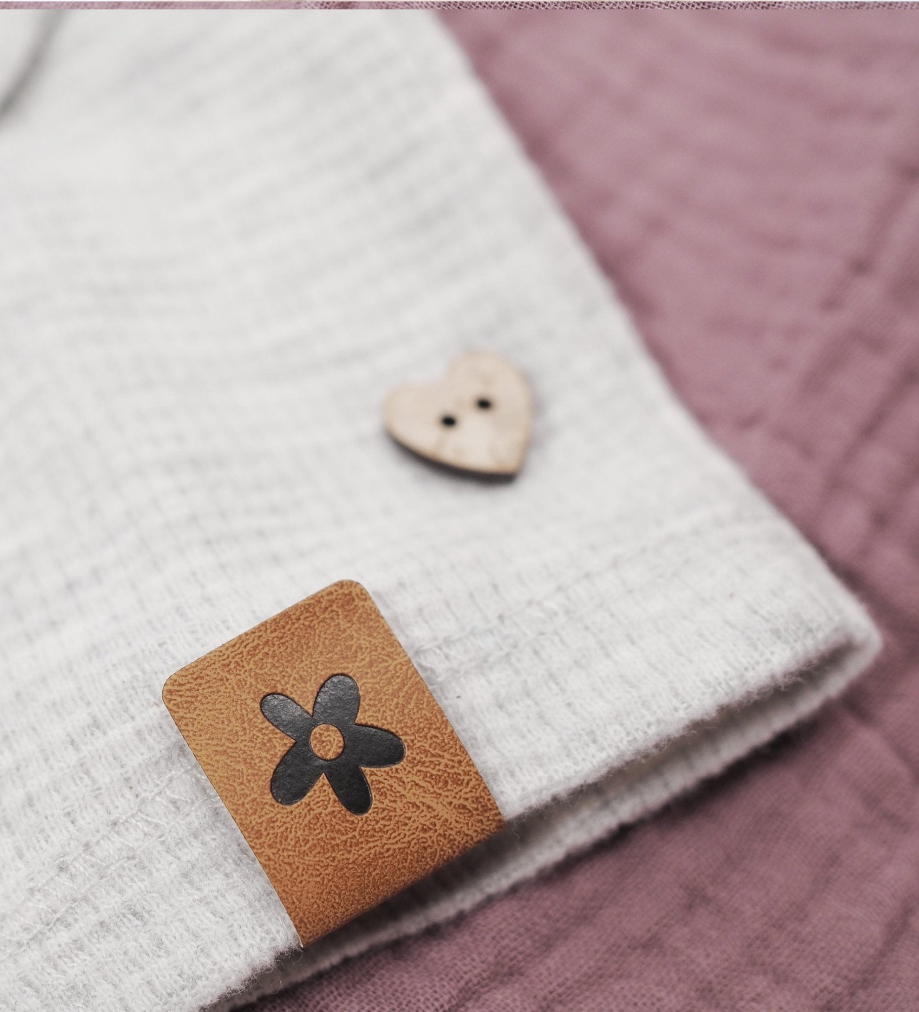 Klapp - Kunstlederlabel - Blume - Paul & Clara