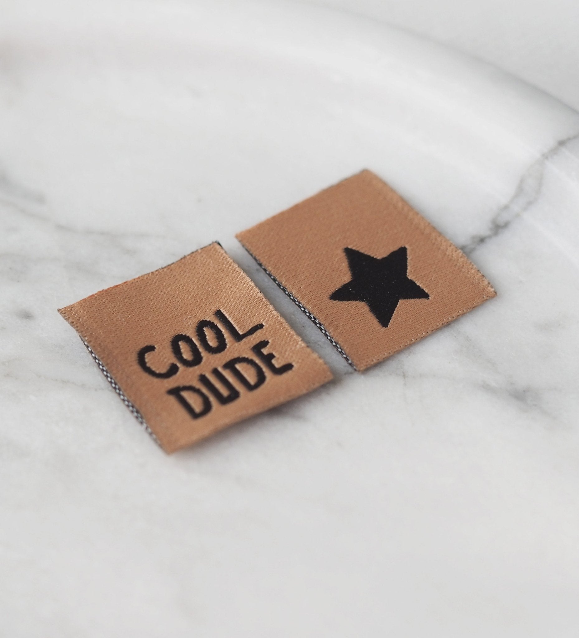 Klapp - Weblabel *Cool dude* braun - Paul & Clara