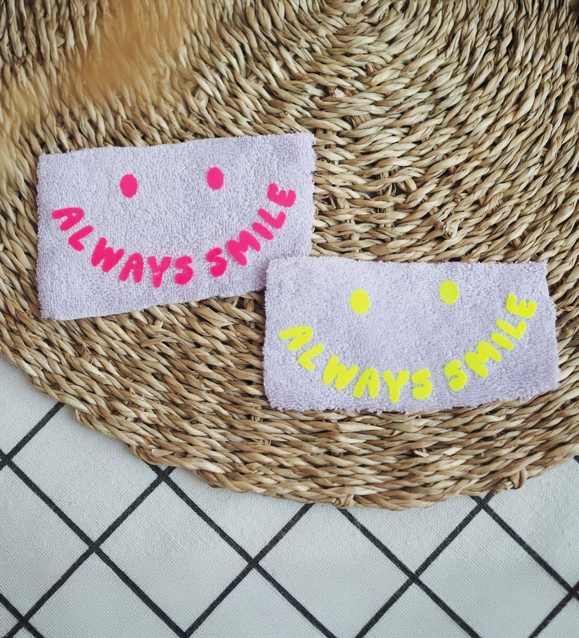 NEU! Flock - Patch - always smile *iron - on* - Paul & Clara