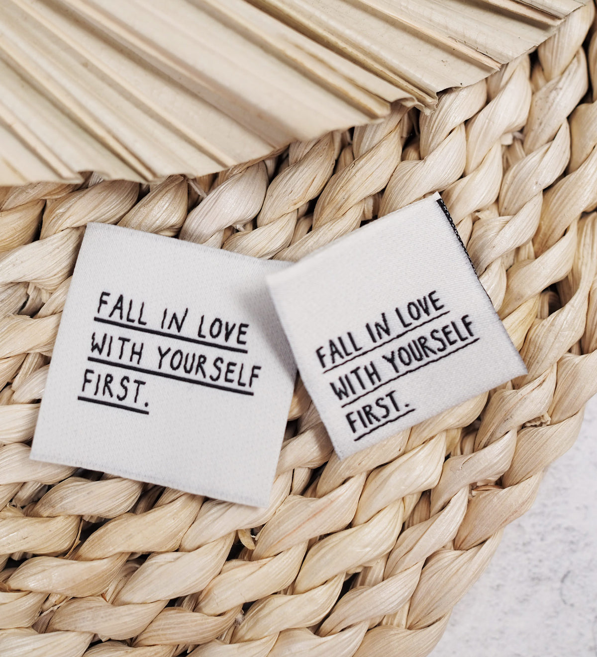 Weblabel *fall in love with yourself first* weiß - 4er Pack