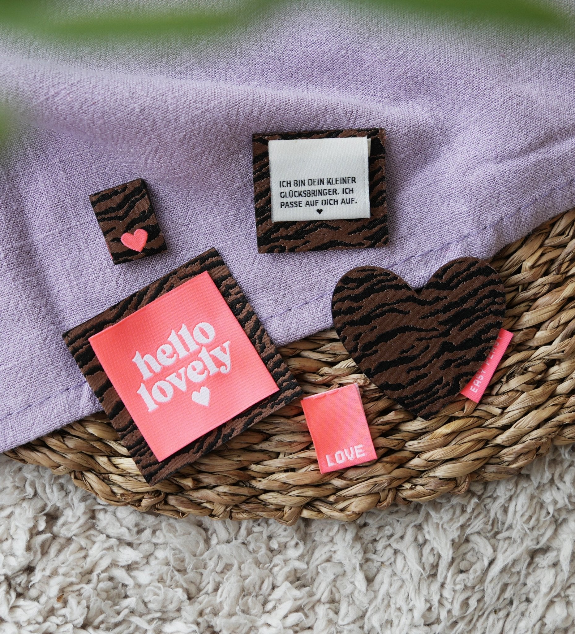 Weblabel *hello lovely* Neoncoral - Paul & Clara