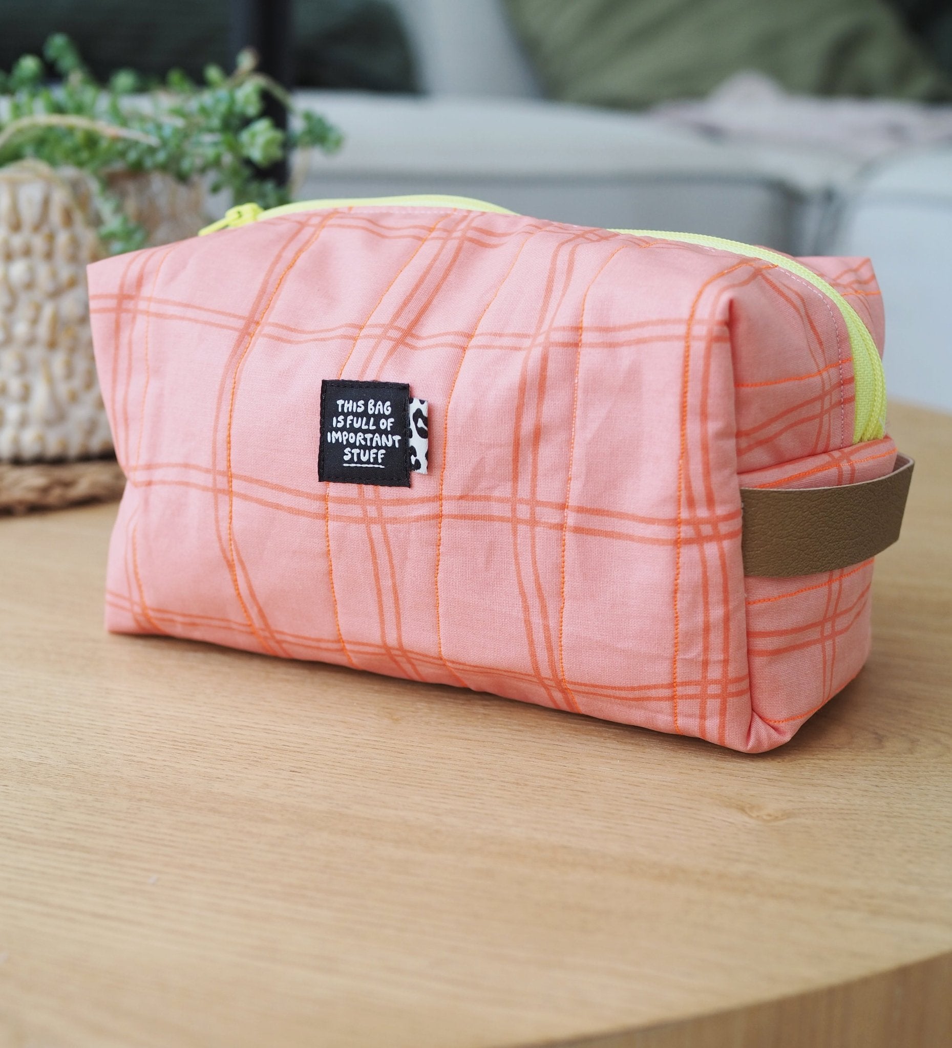 Weblabel *this bag is full of awesome stuff* - Paul & Clara