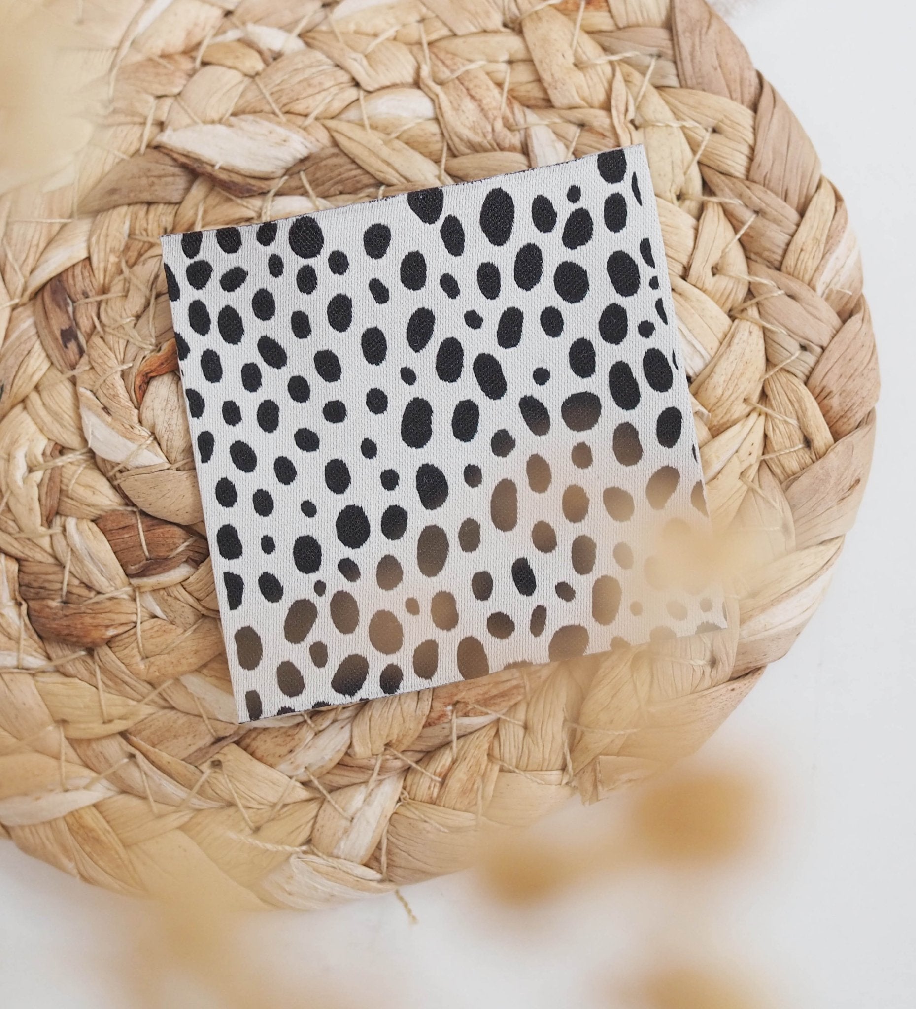 XXL - Weblabel *Dots* schwarz/ecru - Paul & Clara