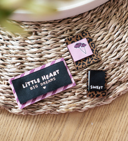 Klapp-Weblabel - Blume - Paul &amp; Clara